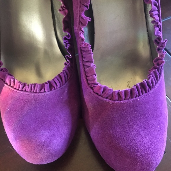 Super fun flirty party heels 👠 - Picture 3 of 7